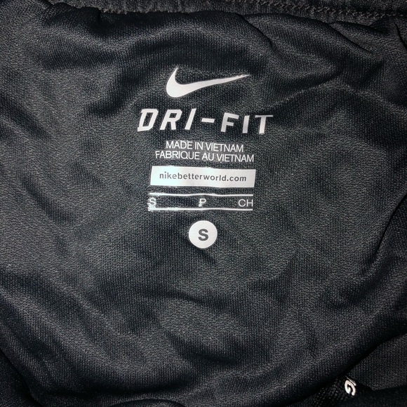 Nike shorts - Picture 3 of 5